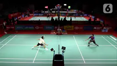 Pebulu tangkis Indonesia Anthony Sinisuka Ginting dan Jonathan Christie berlatih jelang pelaksanaan Indonesia Open 2023 di Istora Senayan, Jakarta, Senin (12/06/2023). (Liputan6.com/Herman Zakharia)