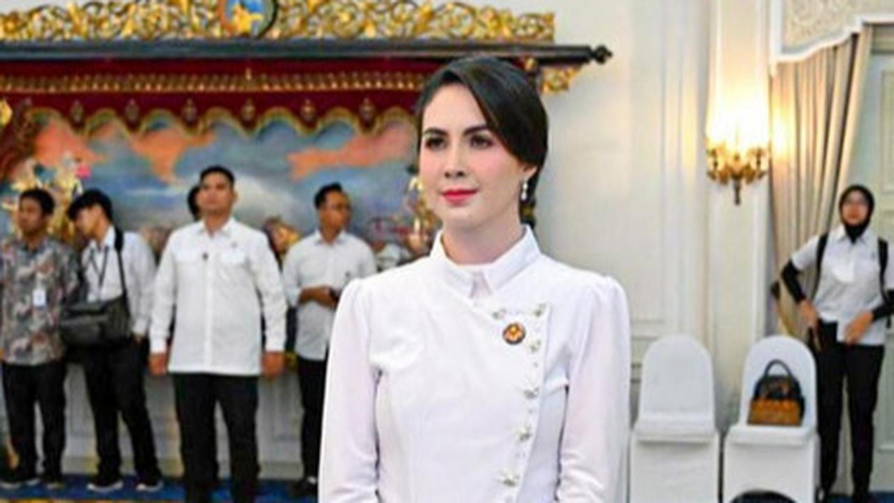 Tak Disangka, Para Artis Ini Memilih Gaya Hidup Sederhana Sampai Ada yang Tidak Malu Belanja ke Pasar