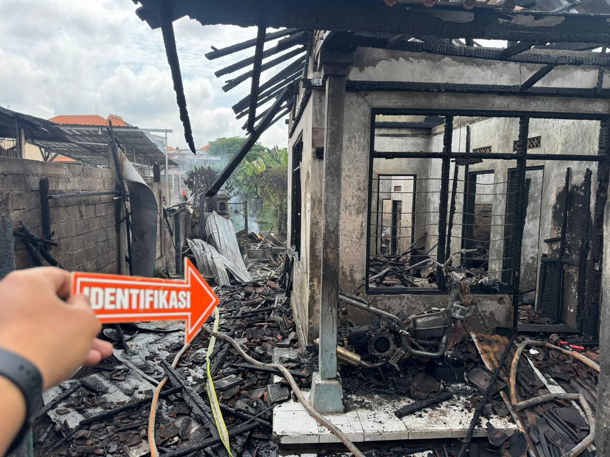 Memasak Pakai Kayu, Rumah di Denpasar Terbakar dan 2 Motor Ikut Hangus