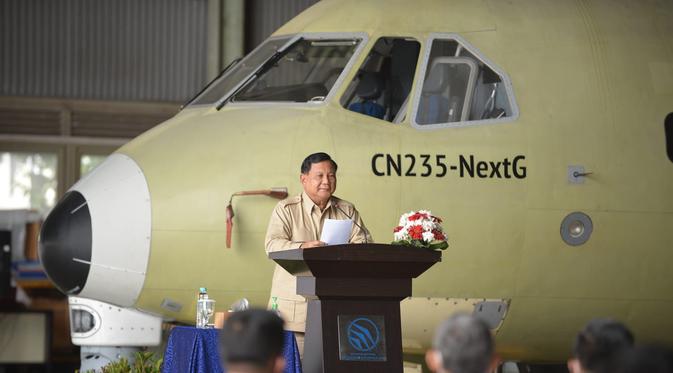 Menteri Pertahanan Indonesia Prabowo Subianto menyebutkan pesawat CN235 buatan PT Dirgantara Indonesia (PTDI) laris di pasar Internasional.