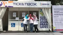 Tiga volunteer di Asian Para Games 2018, Annisa Darmawati, Zulnely Feriyani, dan Sherly Natania. (Inapgoc)