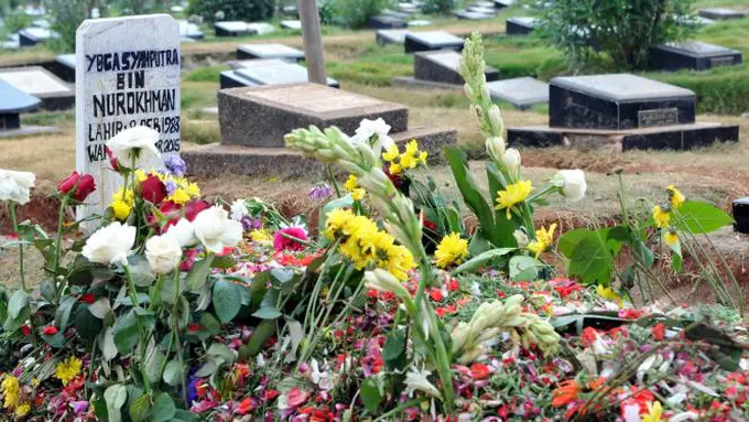 Makam Olga Syahputra