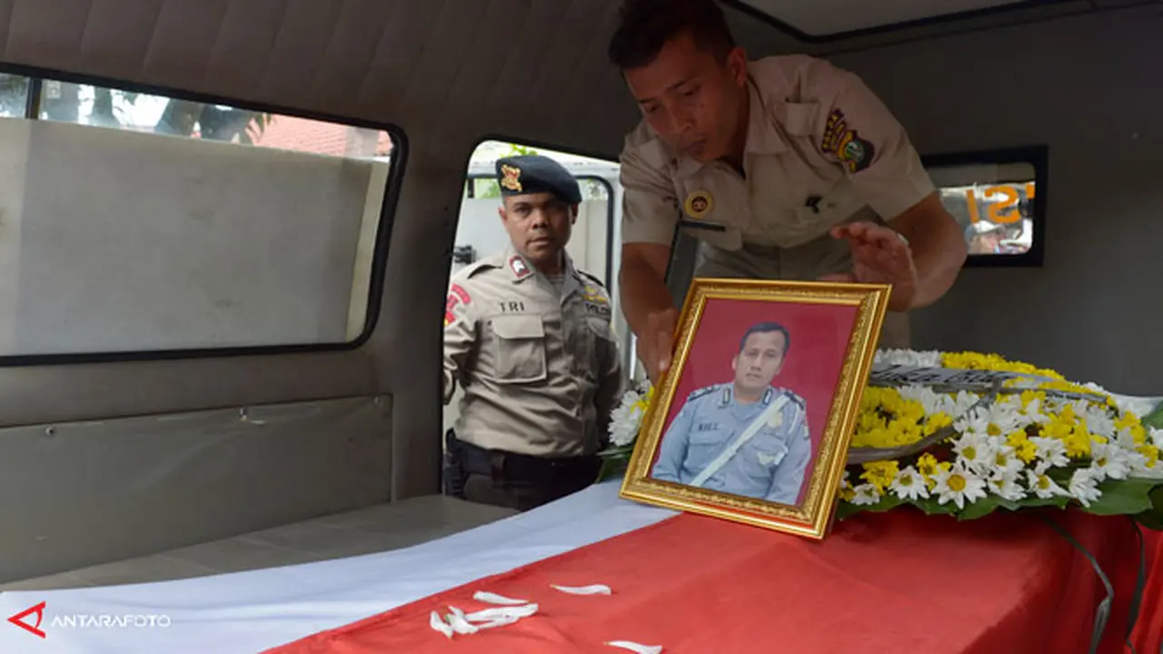 jenazah-ipda-koes-130817d.jpg