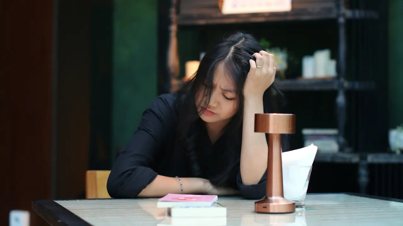 wanita mei berdamai dengan hidup