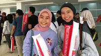 Shafira Dwita(kiri) bersama sang kakak rela datang ke Jakarta demi melepas Liliyana Natsir. (Bola.com/Benediktus Gerendo Pradigdo)