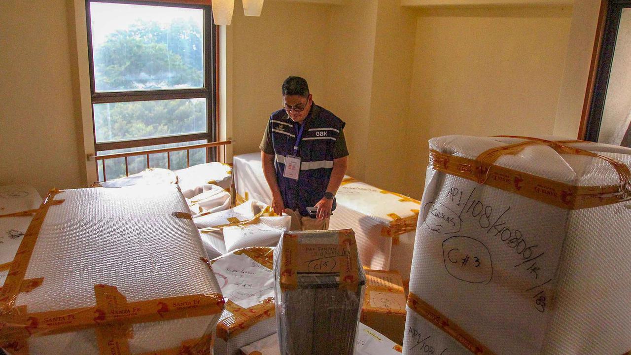 FOTO: Kemensetneg Relokasi Aset Eks Hotel Sultan ke Gudang di Cikarang