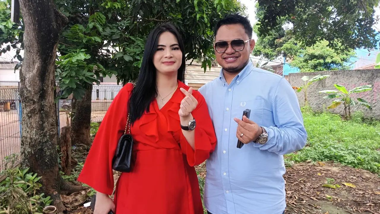 Shyalimar Malik dan suami