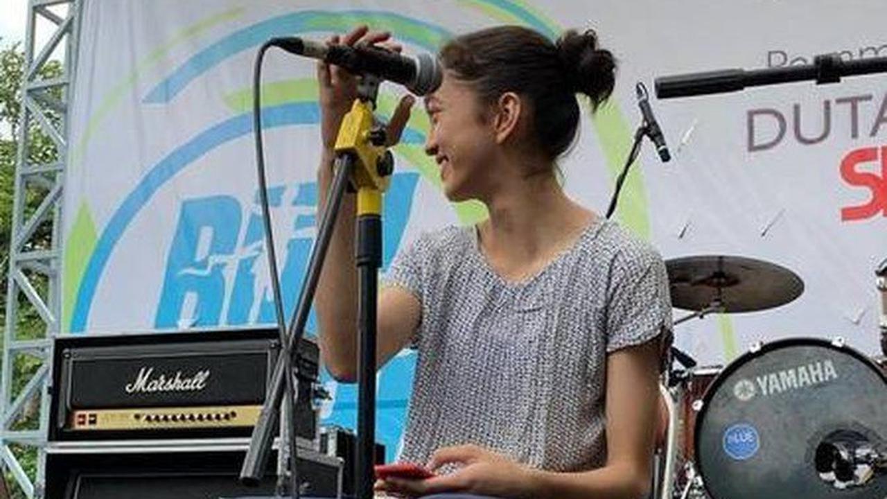 Di sana, Aisha membagikan momen kegiatannya, mulai dari menyanyi, menggambar, hingga latihan bulu tangkis.