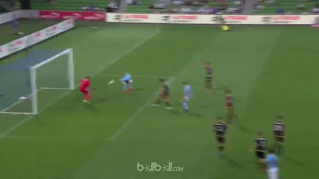 Bek Melbourne City berikan assist kepada lawan untuk mencetak gol ke gawang timnya. This video is presented by Ballball.