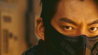 Kim Woo Bin dalam serial Black Knight. (Foto: Netflix)