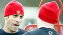 Manchester United&#039;s English defender Rio Ferdinand takes part in a training session at the Carrington training ground in Manchester on March 10, 2009. AFP PHOTO/PAUL ELLIS 