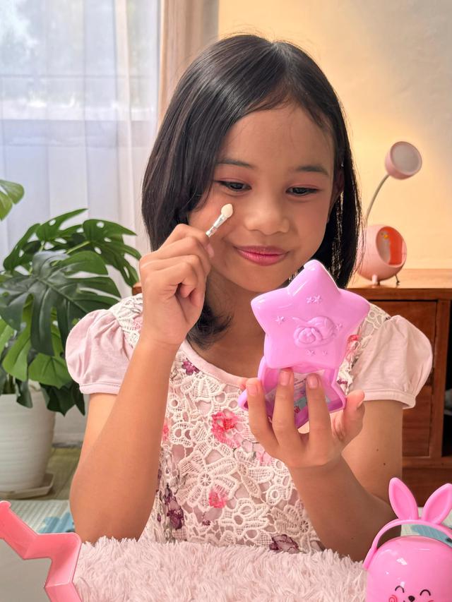 4 Aktivitas Seru untuk Meningkatkan Kreativitas dan Motorik Anak Perempuan