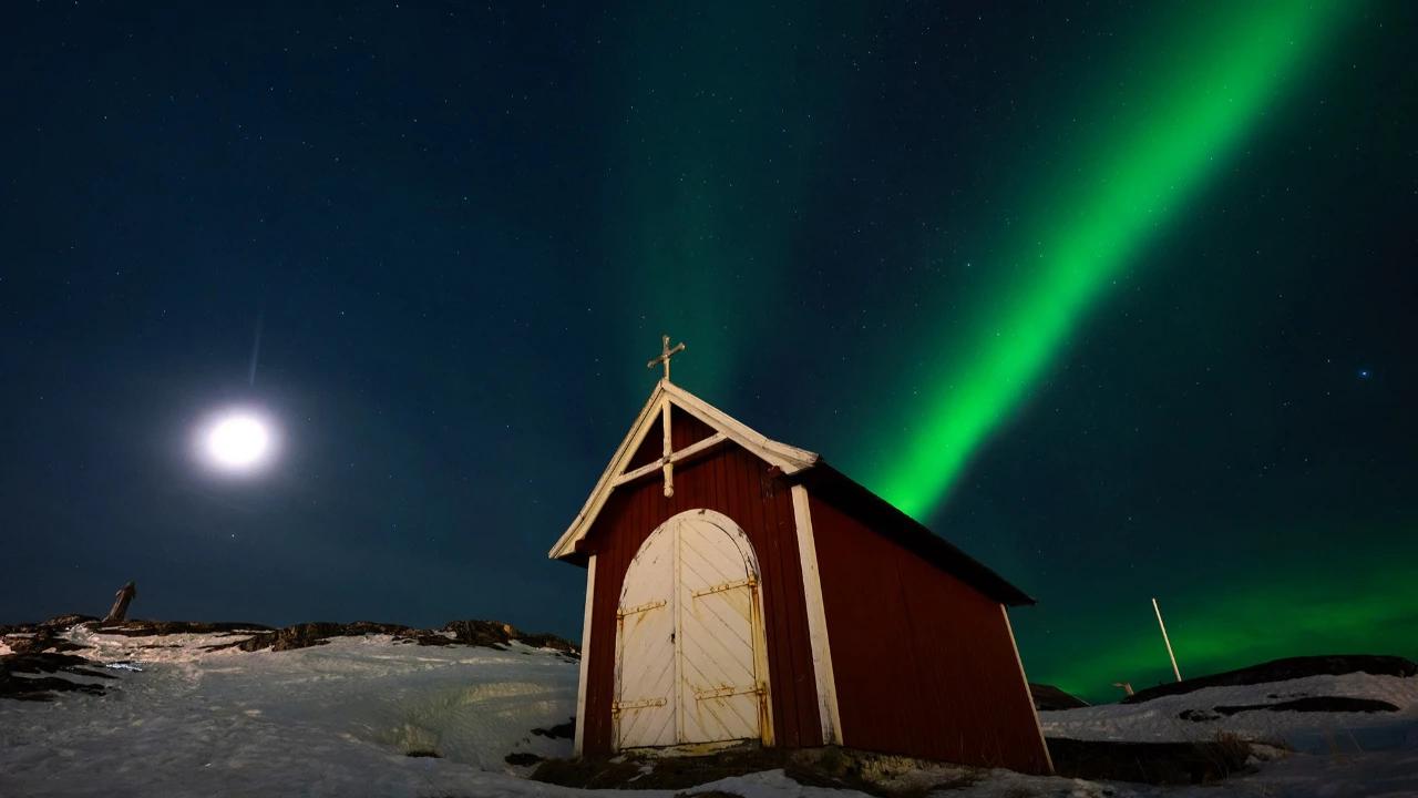 FOTO: Keindahan Menakjubkan Aurora Borealis di Langit Greenland