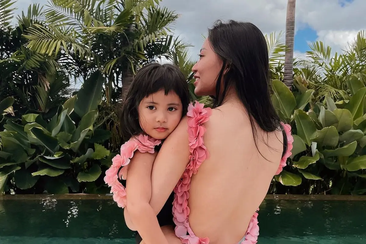 Rachel Vennya Posting Foto Kenakan Baju Renang Terbuka, Netizen: Makin-Makin Ni