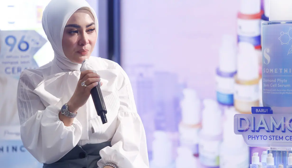 Dalam kesempatan itu, Syahrini tampak semakin menawan dalam balutan outfit kasual. (Foto: © KapanLagi.com/Bayu Herdianto).