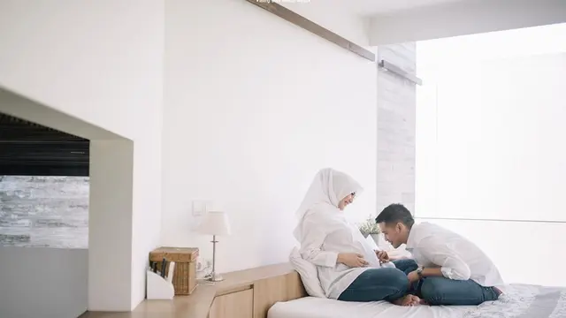 Momen Maternity Shoot Citra Kirana dan Rezky Aditya. (Sumber: Instagram/imagenic)