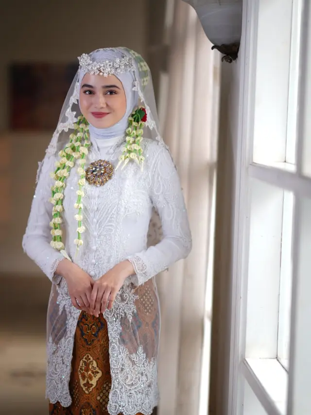 Syifa Hadju dan Teuku Ryan menikah di sinetron Saleha (Dok. Sinamert)