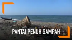 Pantai Ujong Blang dipenuhi sampah dari pengunjung dan para penjual makanan. Kondisi ini membuat wisatawan tak nyaman.