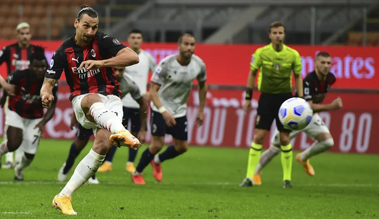 Zlatan Ibrahimovic menjadi satu-satunya striker yang bermain untuk klub papan atas Eropa dan tampil secara reguler. Ibra tercatat telah mencetak 7 gol dalam 11 penampilan pada musim ini. Selama kariernya, ia telah melakukan 100 penalti dengan 16 kali gagal. (AFP/Miguel Medina)