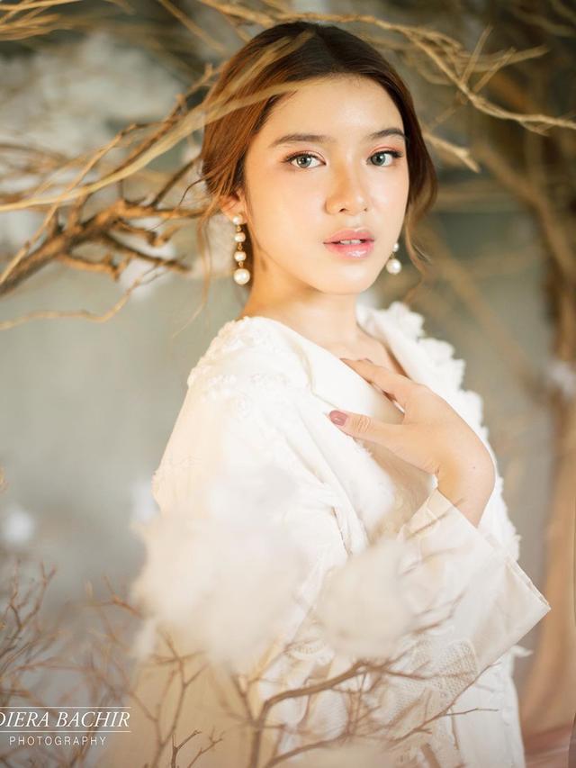 6 Pemotretan Tiara Idol dengan Tema 'Pearl In The Clouds' Ini Curi Perhatian