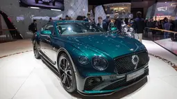 Bentley Motors menampilkan Continental GT Number 9 Edition by Mulliner dalam Geneva International Motor Show di Jenewa, Swiss, Selasa (5/3). Geneva International Motor Show berlangsung pada 7-17 Maret 2019. (Martial Trezzini/Keystone via AP)