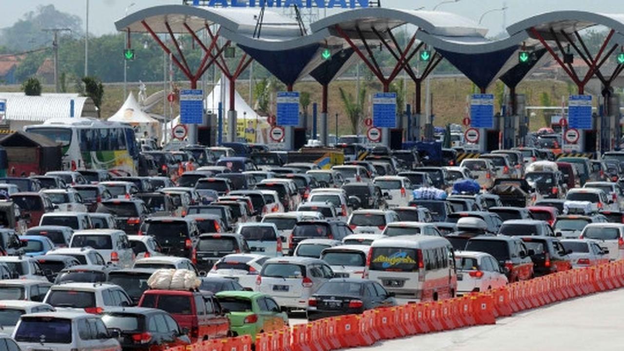 Puncak arus mudik, antrean keluar Tol Palimanan hingga 20 Km