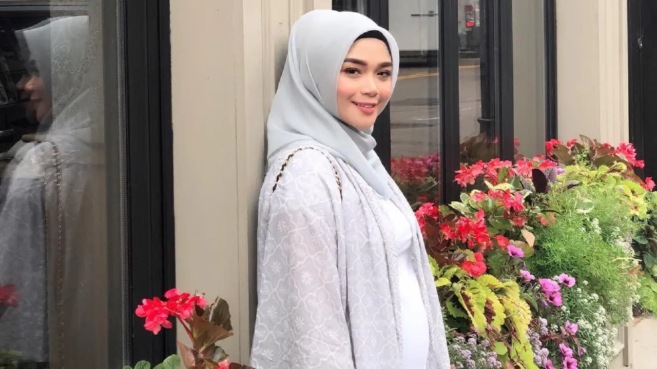 [Fimela] Sheza Idris