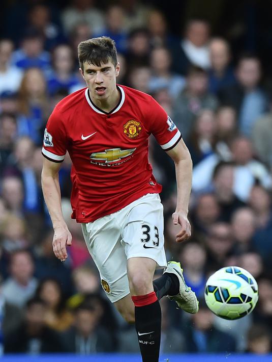 Paddy McNair saat berkostum Manchester United. Paddy menggunakan nomor 33 selama membela The Red Devils, dan nomor tersebut hingga saat ini belum di gunakan. (AFP/Ben Stansall)
