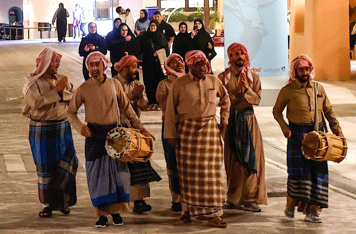 FOTO: Tradisi Membangunkan Sahur Di Timur Tengah Yang Mirip dengan Di Indonesia