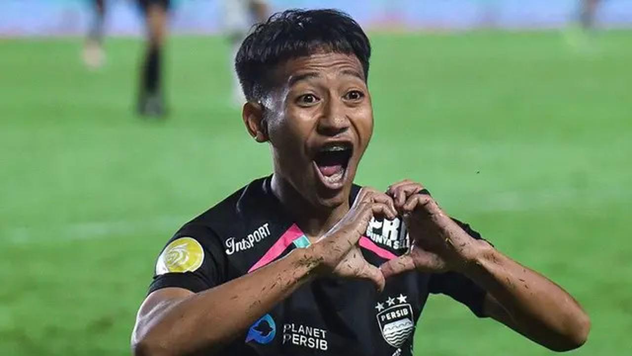 Liverpool dan Persib Sama-Sama Nyaman di Puncak Klasemen: Bakal Bernasib Sama pada Akhir Musim?