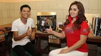 Kusrin beradu akting dengan mantan presenter Bukan Empat Mata Vega Darwanti dan eks Kapten Timnas U-19 Evan Dimas. (Liputan6.com/Reza Kuncoro)
