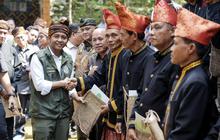 Menhut Serahkan SK Hutan Adat, Konflik Puluhan Tahun Diharapkan Berakhir