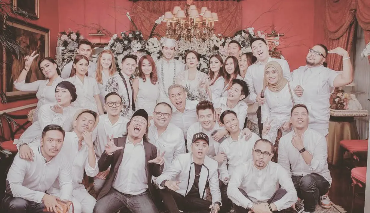 Foto Pernikahan Aura Kasih