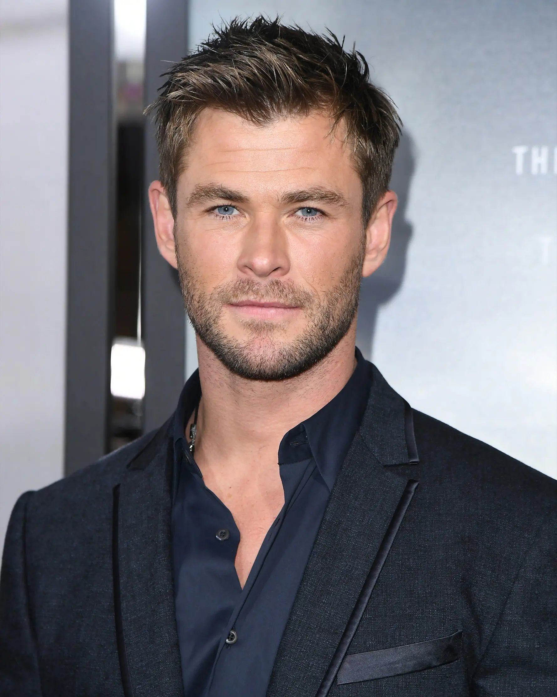 Aktor Chris Hemsworth berpose untuk difoto saat menghadiri pemutaran perdana film 