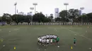 <p>Pemain Timnas Indonesia U-20 melakukan briefing sebelum latihan terbuka untuk Piala Asia U-20 2023 di Lapangan C, Kompleks Stadion Utama Gelora Bung Karno (SUGBK), Jakarta, Rabu (08/02/2023). Ajang ini akan berlangsung pada 1 Maret 2023 mendatang. (Bola.com/Bagaskara Lazuardi)</p>