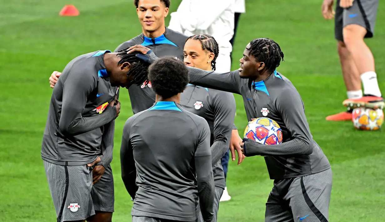 Kalah 0-1 di leg pertama akan menjadi pelecut bagi tim asuhan pelatih Marco Rose untuk bermain lebih maksimal di leg kedua melawan Real Madrid. (JAVIER SORIANO/AFP)