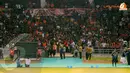 Ratusan fans Timnas Belanda memenuhi tribun barat Stadion Gelora Bung Karno untuk menyaksikan sesi latihan terakhir tim asuhan van Gaal pada Kamis 6 Juni 2013 (Liputan6.com/ Helmi Fithriansyah.)