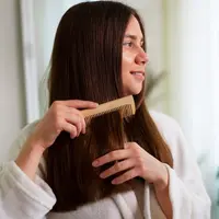 Perawatan rambut dengan bahan alami (Foto: Freepik.com)