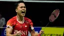 Keunggulan Indonesia dibuka lewat tunggal putra pertama Indonesia, Anthony Sinisuka Ginting yang berhasil menumbangkan Chou Tien Chen dua set langsung (21-18 dan 21-19). (AP Photo/Ng Han Guan)