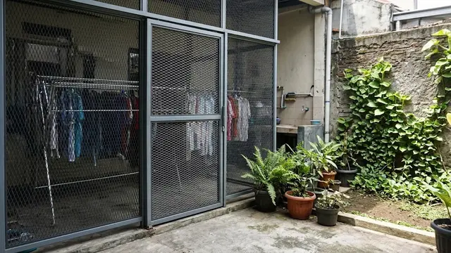 Partisi Baja Ringan dengan Jaring Expanded