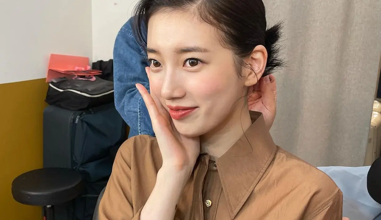 Punya proporsi tubuh ideal, membuat Suzy selalu terlihat tampil memukau di tiap kesempatan! (FOTO: instagram.com/skuukzky/)
