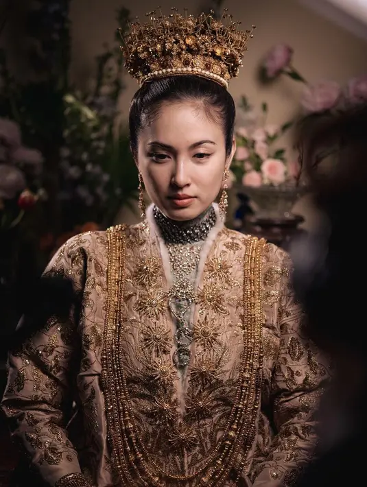 Seperti anting berlian yang dulunya dimiliki oleh keluarga kerajaan Portugis. Serta kalung berlian kuno Chao Chom Uan yang dianugerahkan oleh Raja Rama V. [@niyadarweddinganswer]