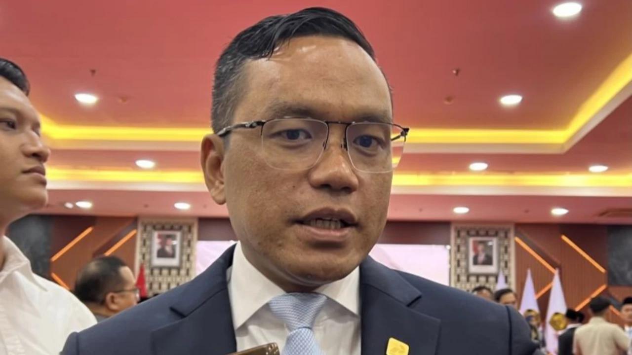 VIDEO: DPR Emosi Skak Dirut Simon Aloysius "BBM Sering Langka, Artinya Pertamina Tak Kerja!"