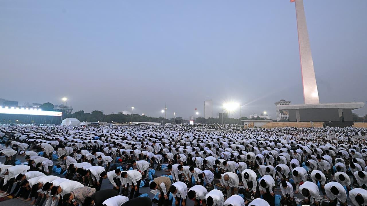 Lebih dari 100 Ribu Jemaah Hadir di Monas, Doa Lintas Agama Buka Peringatan HUT RI ke-81