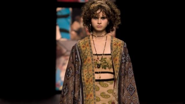 Bikin Bangga Kain Endek Bali  Dipakai dalam Koleksi Dior  