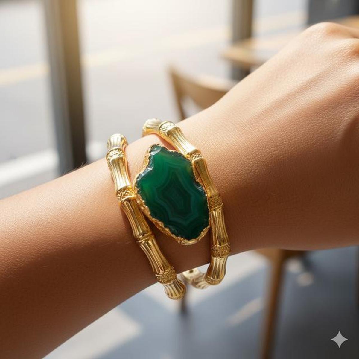 10 Model Gelang Emas Bambu Kombinasi Batu Alam, Perpaduan Etnik Modern Elegan