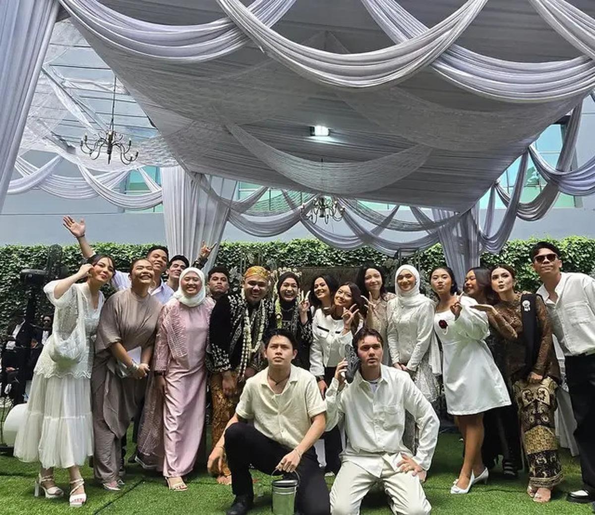 6 Potret Salma Salsabil dan Dimansyah Laitupa Resmi Nikah Pakai Adat Jawa