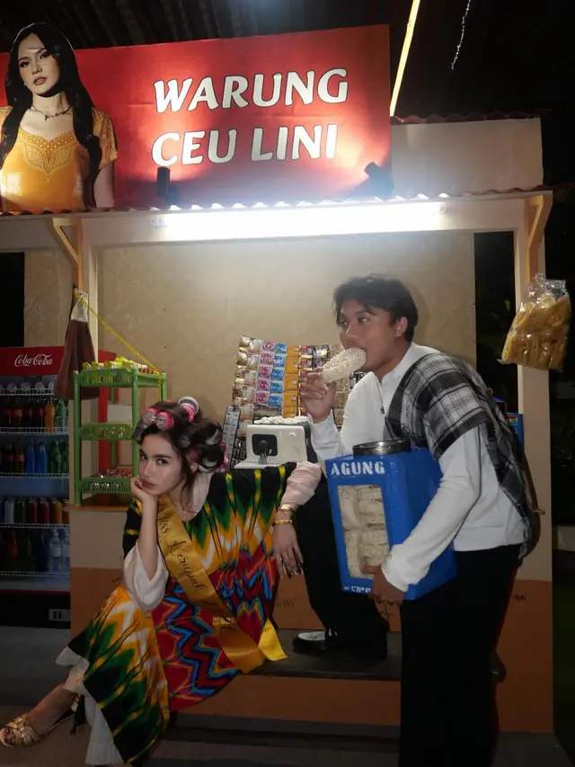 7 Potret Warung Ceu Lini di Ultah Mahalini ke-26, Ada Kue Microwave Unik