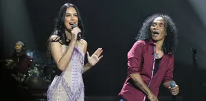 Di konser Slank In Love, Kaka larang Sophia pakai high heels.