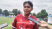 Dian Aprilia Pary, remaja 14 tahun asal Maluku yang kini menapaki mimpinya menjadi pesepak bola profesional. (Erwin Snaz/Bola.com)